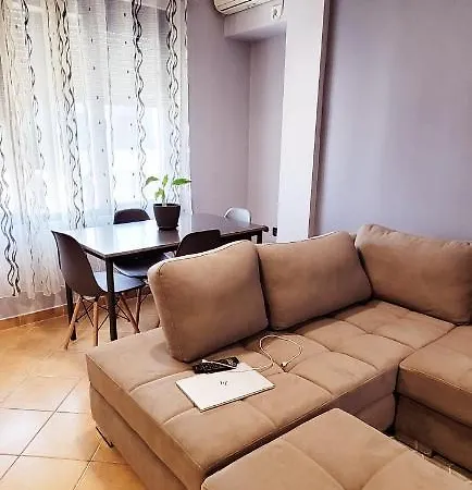 Durres Golem Mara * Golem (Tirana)